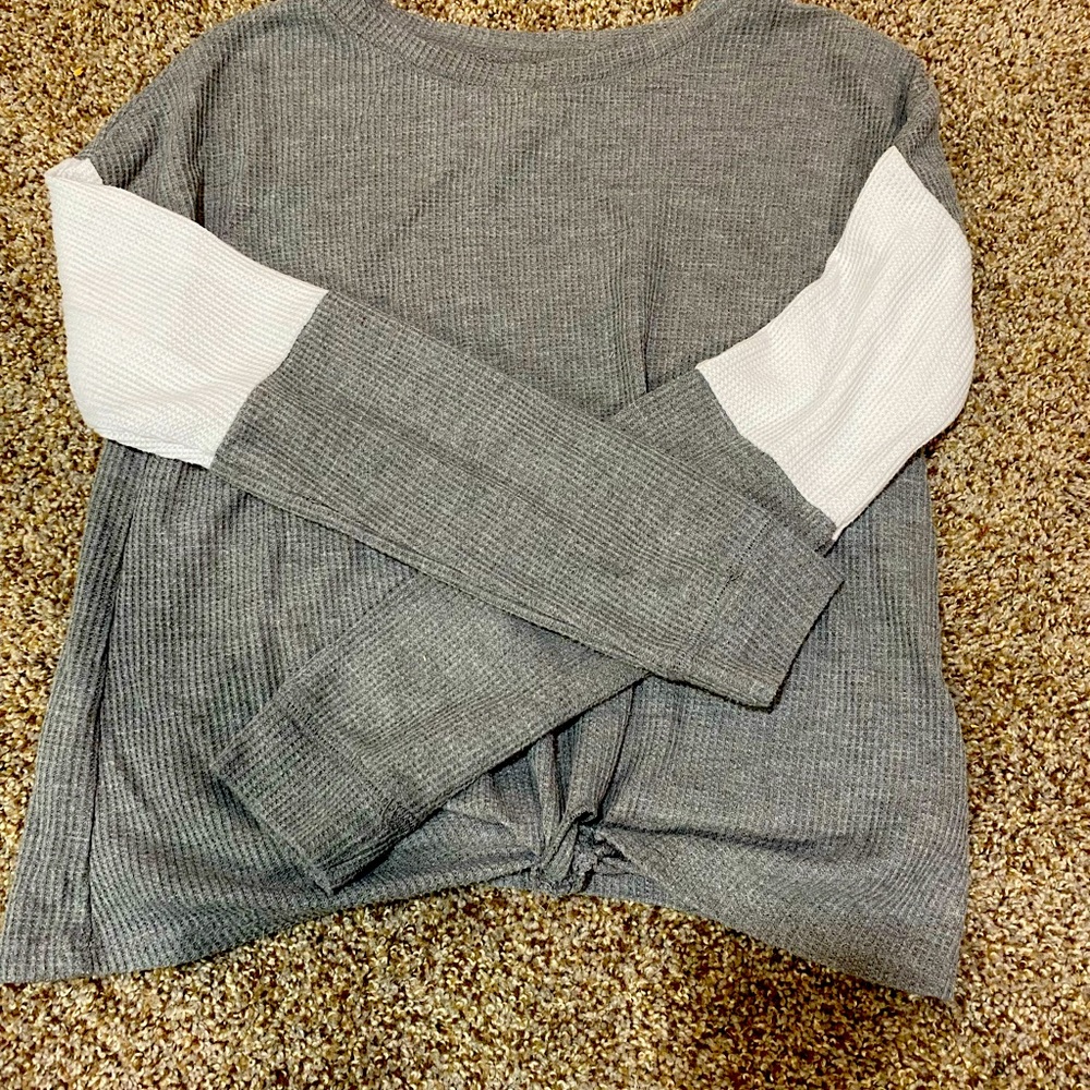 Grey tie-front long tee.